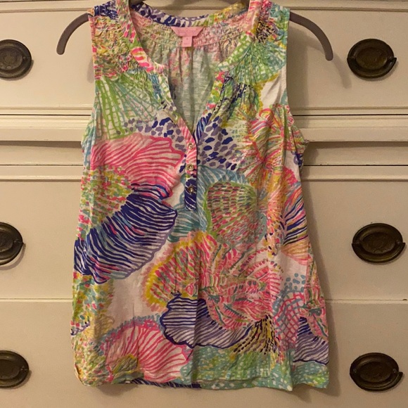 Lilly Pulitzer Tops - Lilly Essie size S tank